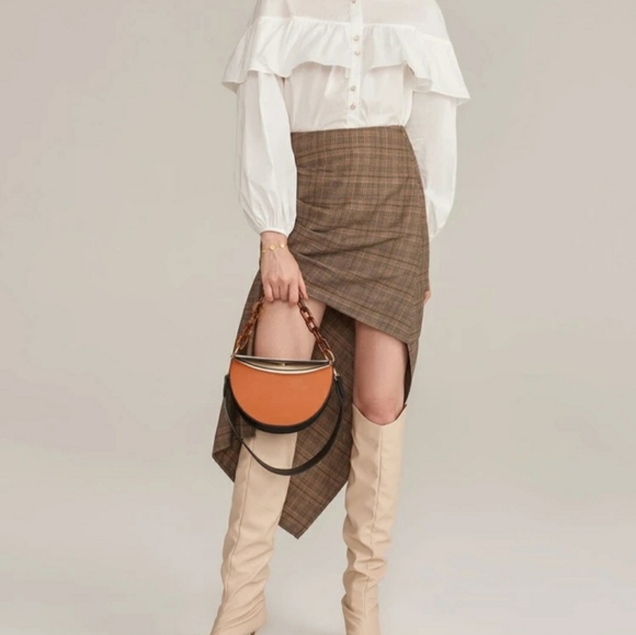 New Asymmetrical skirt - Picture 5 of 8